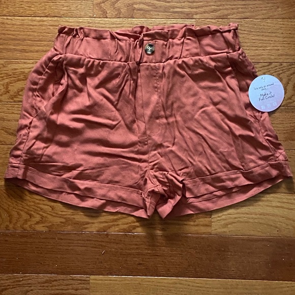 Mid Rise Shorts - Picture 2 of 3